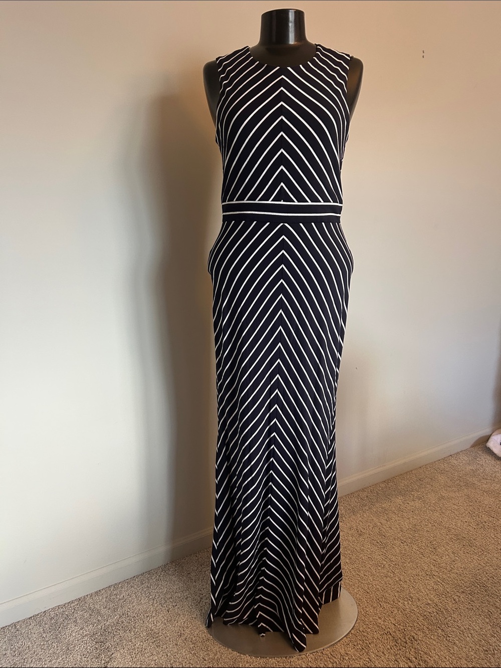 Just…Taylor, sz 6, midnight/White, NWOT